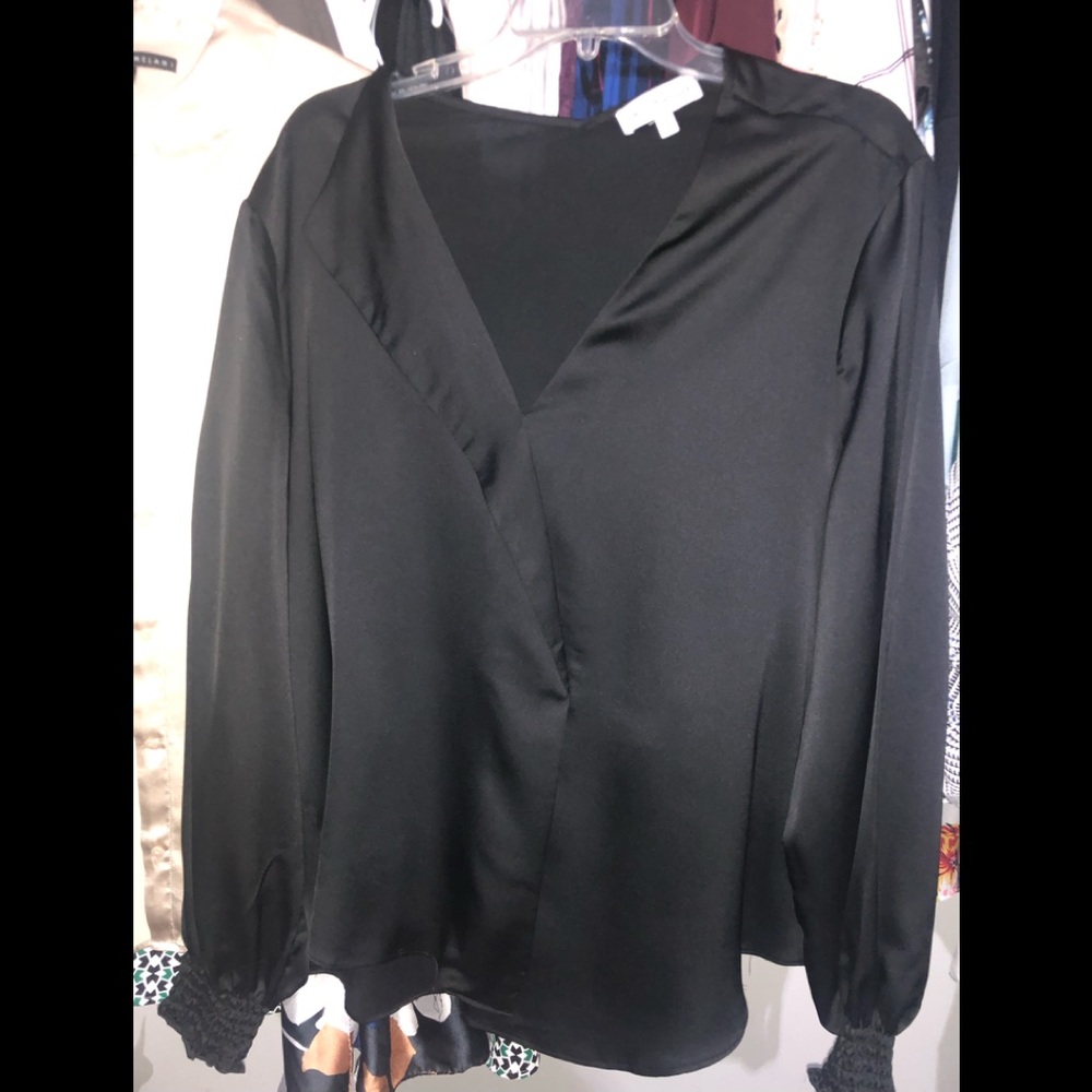 Gibson & Latimer black blouse size xl